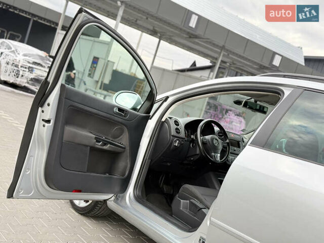 Сірий Фольксваген Golf Plus, об'ємом двигуна 1.4 л та пробігом 171 тис. км за 9200 $, фото 38 на Automoto.ua