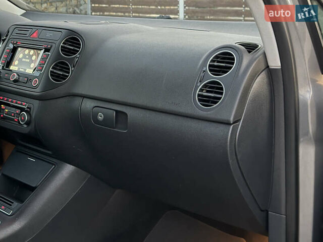 Сірий Фольксваген Golf Plus, об'ємом двигуна 1.4 л та пробігом 228 тис. км за 8999 $, фото 93 на Automoto.ua