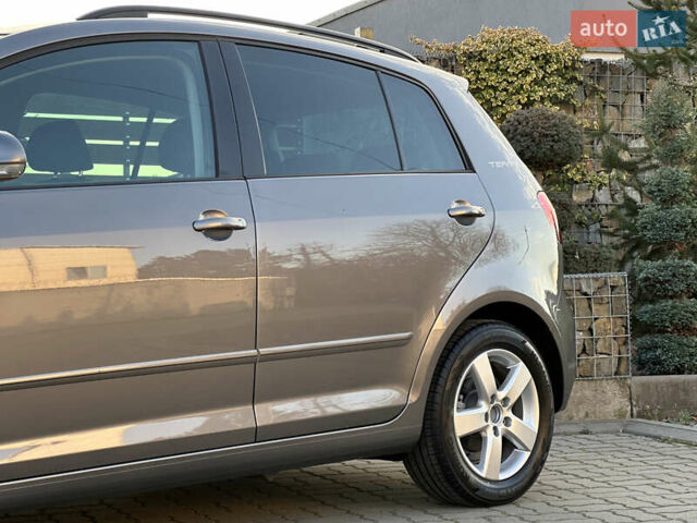 Серый Фольксваген Гольф Плюс, объемом двигателя 1.4 л и пробегом 228 тыс. км за 8599 $, фото 7 на Automoto.ua