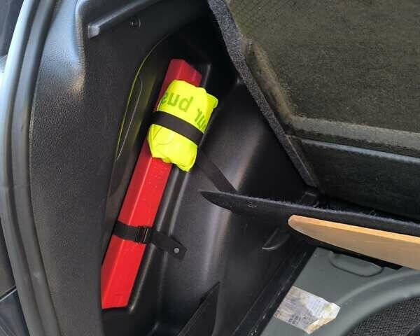 Серый Фольксваген Гольф Плюс, объемом двигателя 1.4 л и пробегом 205 тыс. км за 8750 $, фото 15 на Automoto.ua