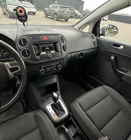 Серый Фольксваген Гольф Плюс, объемом двигателя 1.6 л и пробегом 341 тыс. км за 7200 $, фото 6 на Automoto.ua