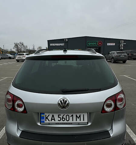 Серый Фольксваген Гольф Плюс, объемом двигателя 1.6 л и пробегом 341 тыс. км за 7200 $, фото 2 на Automoto.ua