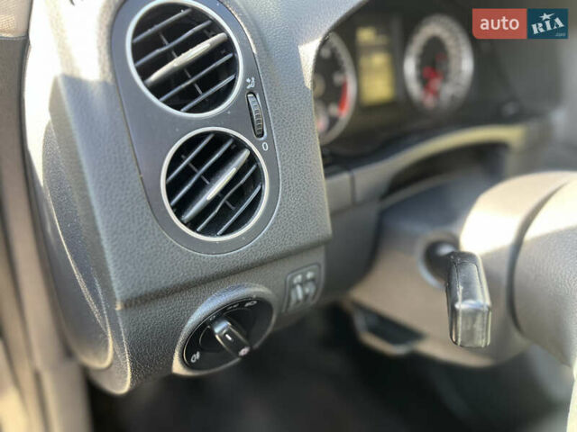 Фольксваген Гольф Плюс 2011 в Луцке на Automoto.ua Серый Фольксваген Гольф Плюс, объемом двигателя 1.6 л и пробегом 237 тыс. км за 7900 $, фото 27 на Automoto.ua