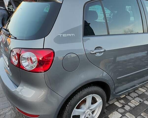 Серый Фольксваген Гольф Плюс, объемом двигателя 1.2 л и пробегом 201 тыс. км за 8299 $, фото 4 на Automoto.ua