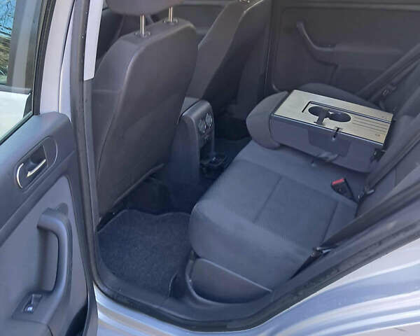 Серый Фольксваген Гольф Плюс, объемом двигателя 1.2 л и пробегом 200 тыс. км за 7000 $, фото 5 на Automoto.ua