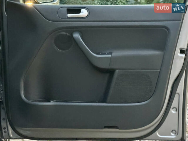 Серый Фольксваген Гольф Плюс, объемом двигателя 1.4 л и пробегом 228 тыс. км за 8599 $, фото 88 на Automoto.ua