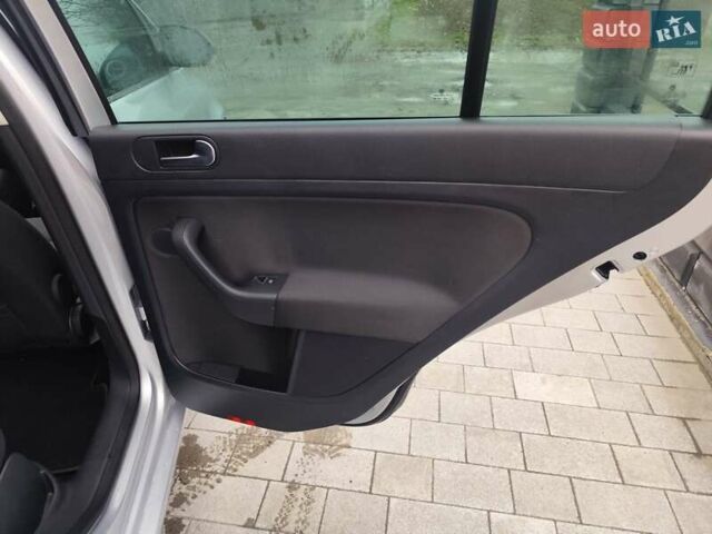 Серый Фольксваген Гольф Плюс, объемом двигателя 1.4 л и пробегом 193 тыс. км за 7200 $, фото 22 на Automoto.ua