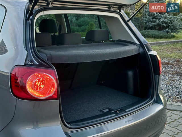 Сірий Фольксваген Golf Plus, об'ємом двигуна 1.4 л та пробігом 228 тис. км за 8999 $, фото 101 на Automoto.ua