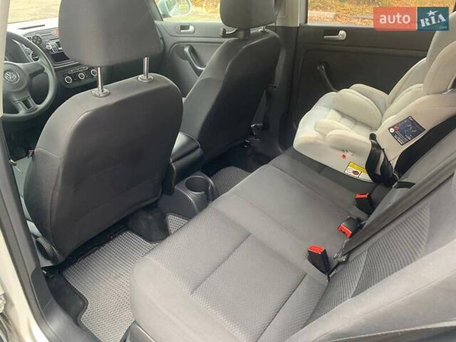 Серый Фольксваген Гольф Плюс, объемом двигателя 1.6 л и пробегом 305 тыс. км за 7600 $, фото 14 на Automoto.ua