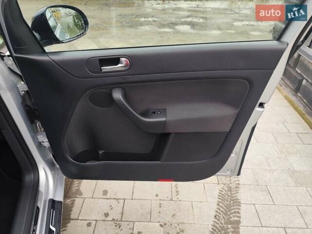 Серый Фольксваген Гольф Плюс, объемом двигателя 1.4 л и пробегом 193 тыс. км за 7200 $, фото 24 на Automoto.ua