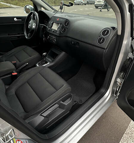 Серый Фольксваген Гольф Плюс, объемом двигателя 1.6 л и пробегом 341 тыс. км за 7200 $, фото 8 на Automoto.ua