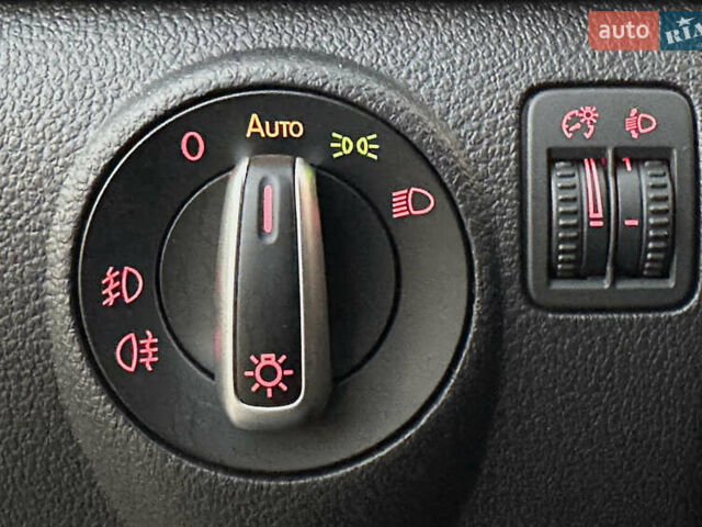 Серый Фольксваген Гольф Плюс, объемом двигателя 1.4 л и пробегом 228 тыс. км за 8599 $, фото 59 на Automoto.ua