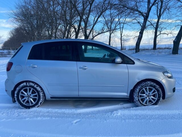 Серый Фольксваген Гольф Плюс, объемом двигателя 1.4 л и пробегом 175 тыс. км за 8200 $, фото 2 на Automoto.ua