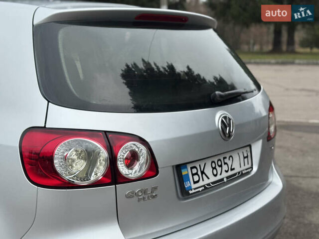 Сірий Фольксваген Golf Plus, об'ємом двигуна 1.6 л та пробігом 260 тис. км за 6850 $, фото 20 на Automoto.ua