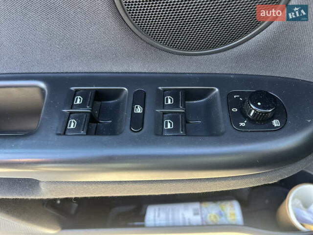 Фольксваген Гольф Плюс 2011 в Луцке на Automoto.ua Серый Фольксваген Гольф Плюс, объемом двигателя 1.6 л и пробегом 237 тыс. км за 7900 $, фото 31 на Automoto.ua