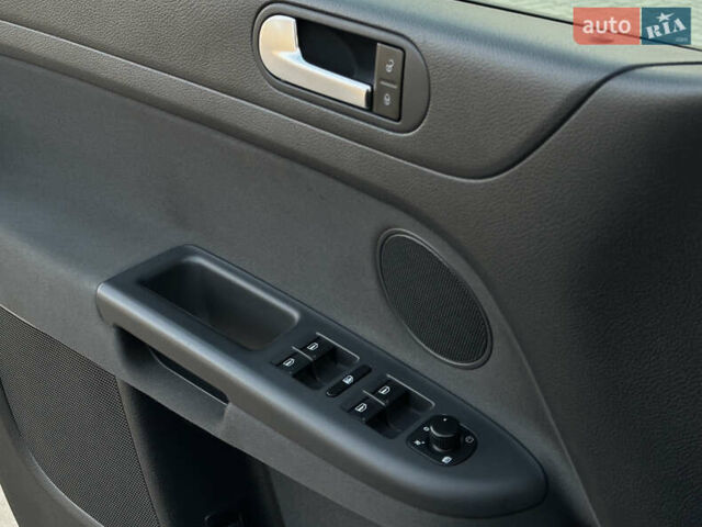 Серый Фольксваген Гольф Плюс, объемом двигателя 1.4 л и пробегом 228 тыс. км за 8599 $, фото 55 на Automoto.ua