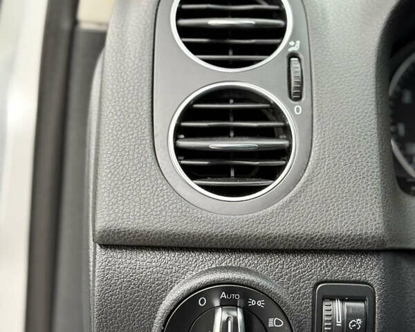 Сірий Фольксваген Golf Plus, об'ємом двигуна 1.4 л та пробігом 171 тис. км за 9200 $, фото 49 на Automoto.ua