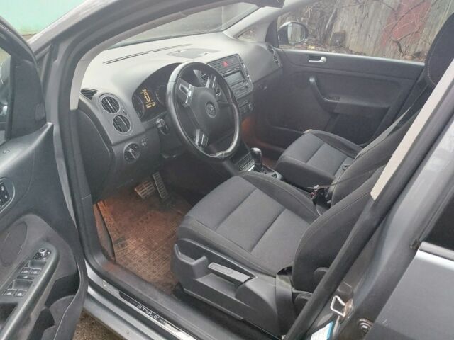 Серый Фольксваген Гольф Плюс, объемом двигателя 2 л и пробегом 323 тыс. км за 8500 $, фото 7 на Automoto.ua