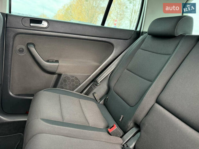 Сірий Фольксваген Golf Plus, об'ємом двигуна 1.4 л та пробігом 171 тис. км за 9200 $, фото 65 на Automoto.ua