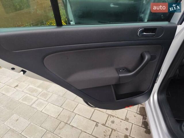 Серый Фольксваген Гольф Плюс, объемом двигателя 1.4 л и пробегом 193 тыс. км за 7200 $, фото 20 на Automoto.ua