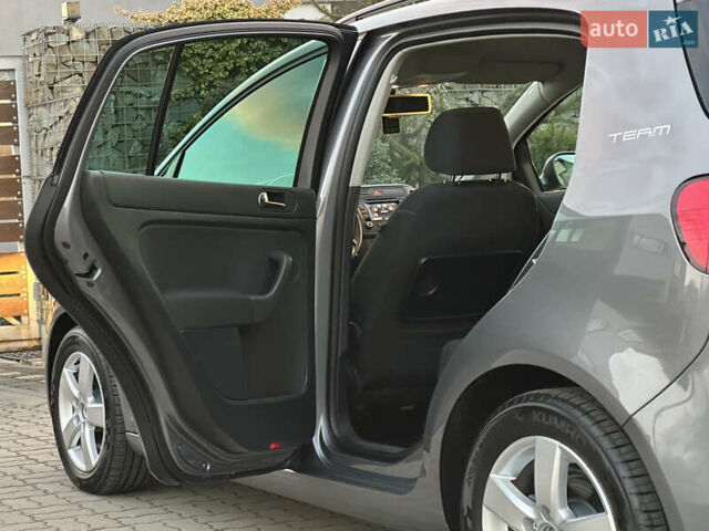 Серый Фольксваген Гольф Плюс, объемом двигателя 1.4 л и пробегом 228 тыс. км за 8599 $, фото 76 на Automoto.ua