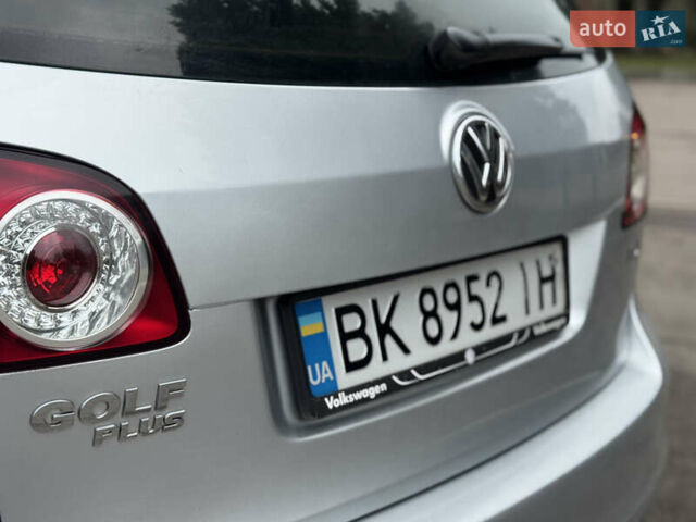 Сірий Фольксваген Golf Plus, об'ємом двигуна 1.6 л та пробігом 260 тис. км за 6850 $, фото 22 на Automoto.ua
