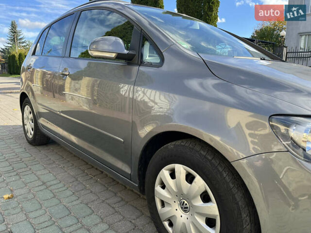Фольксваген Гольф Плюс 2011 в Луцке на Automoto.ua Серый Фольксваген Гольф Плюс, объемом двигателя 1.6 л и пробегом 237 тыс. км за 7900 $, фото 5 на Automoto.ua