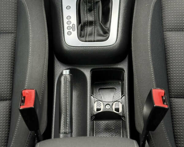 Сірий Фольксваген Golf Plus, об'ємом двигуна 1.4 л та пробігом 171 тис. км за 9200 $, фото 35 на Automoto.ua