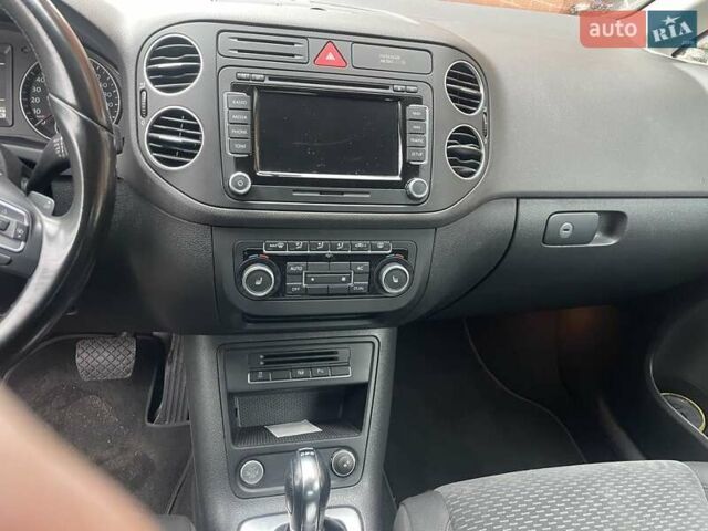 Серый Фольксваген Гольф Плюс, объемом двигателя 1.4 л и пробегом 190 тыс. км за 8950 $, фото 25 на Automoto.ua