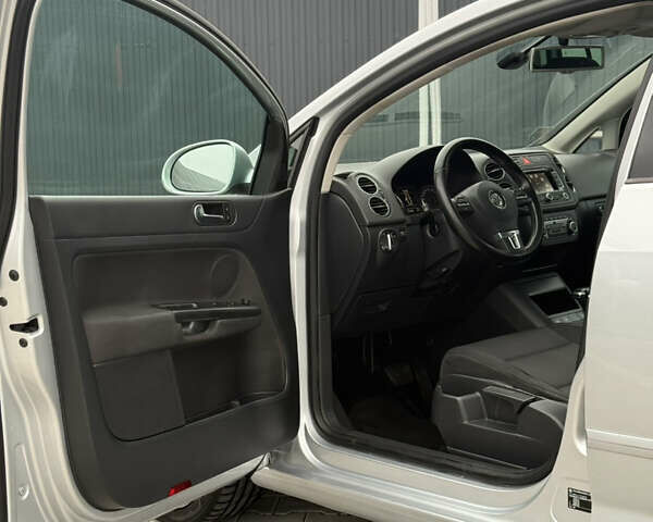 Серый Фольксваген Гольф Плюс, объемом двигателя 1.4 л и пробегом 171 тыс. км за 8800 $, фото 43 на Automoto.ua