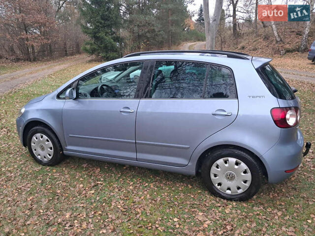 Серый Фольксваген Гольф Плюс, объемом двигателя 1.4 л и пробегом 200 тыс. км за 7300 $, фото 2 на Automoto.ua