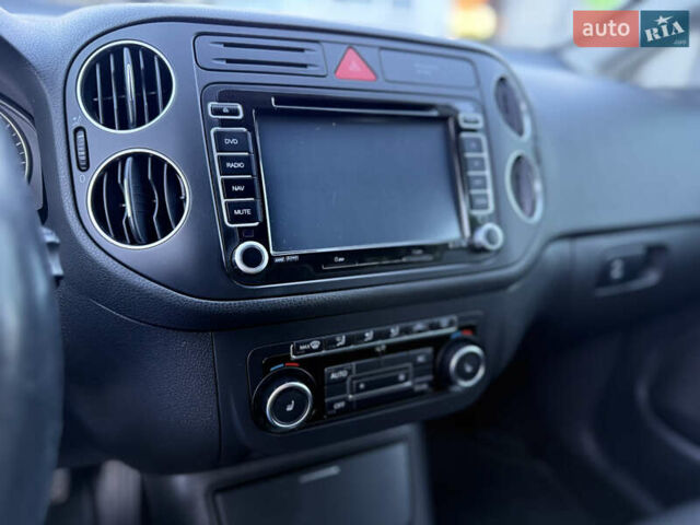 Серый Фольксваген Гольф Плюс, объемом двигателя 1.6 л и пробегом 360 тыс. км за 7800 $, фото 25 на Automoto.ua