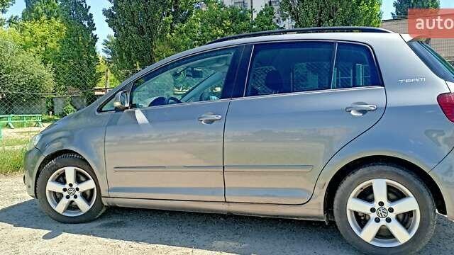 Серый Фольксваген Гольф Плюс, объемом двигателя 1.6 л и пробегом 106 тыс. км за 8600 $, фото 12 на Automoto.ua