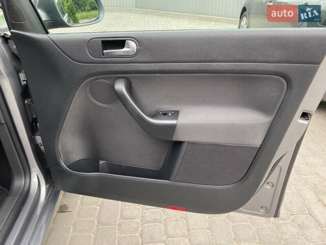 Серый Фольксваген Гольф Плюс, объемом двигателя 1.6 л и пробегом 219 тыс. км за 8199 $, фото 13 на Automoto.ua