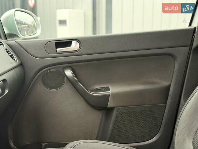 Серый Фольксваген Гольф Плюс, объемом двигателя 1.4 л и пробегом 171 тыс. км за 8800 $, фото 50 на Automoto.ua