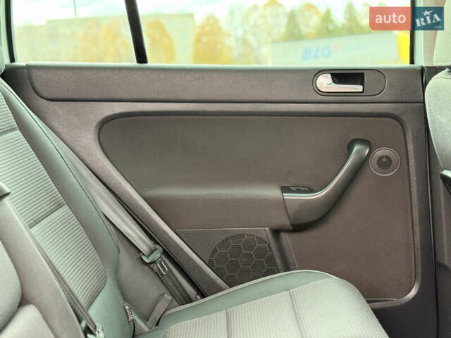 Сірий Фольксваген Golf Plus, об'ємом двигуна 1.4 л та пробігом 171 тис. км за 9200 $, фото 79 на Automoto.ua