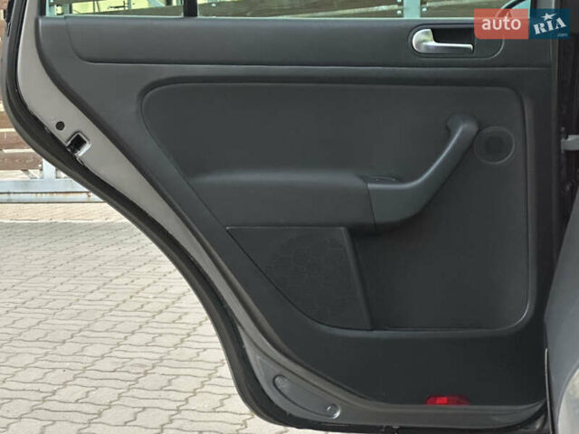 Сірий Фольксваген Golf Plus, об'ємом двигуна 1.4 л та пробігом 228 тис. км за 8999 $, фото 77 на Automoto.ua