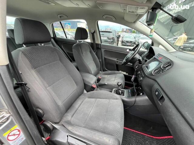 Серый Фольксваген Гольф Плюс, объемом двигателя 1.6 л и пробегом 313 тыс. км за 8290 $, фото 15 на Automoto.ua