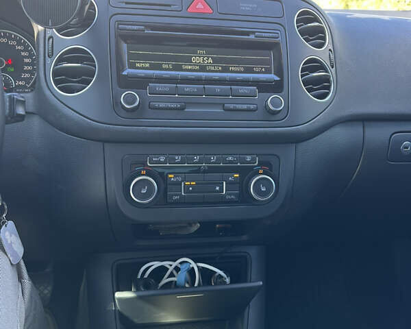 Серый Фольксваген Гольф Плюс, объемом двигателя 1.39 л и пробегом 106 тыс. км за 10000 $, фото 6 на Automoto.ua