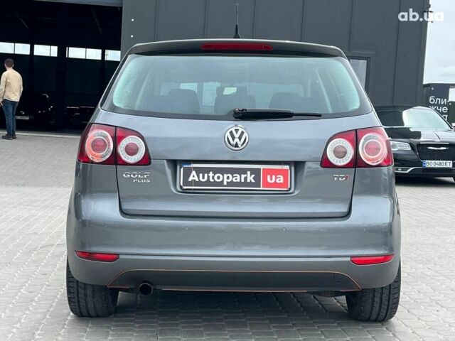 Серый Фольксваген Гольф Плюс, объемом двигателя 1.6 л и пробегом 313 тыс. км за 8290 $, фото 7 на Automoto.ua