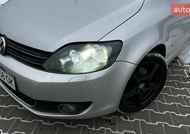 Серый Фольксваген Гольф Плюс, объемом двигателя 1.6 л и пробегом 290 тыс. км за 5900 $, фото 2 на Automoto.ua