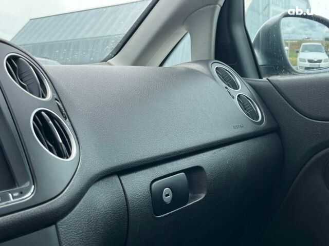 Серый Фольксваген Гольф Плюс, объемом двигателя 1.6 л и пробегом 313 тыс. км за 8290 $, фото 18 на Automoto.ua