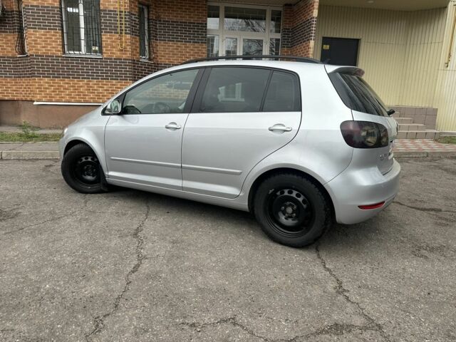 Серый Фольксваген Гольф Плюс, объемом двигателя 1.6 л и пробегом 245 тыс. км за 10200 $, фото 5 на Automoto.ua