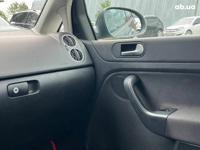 Серый Фольксваген Гольф Плюс, объемом двигателя 1.6 л и пробегом 313 тыс. км за 8290 $, фото 33 на Automoto.ua