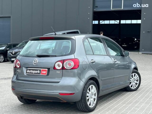 Серый Фольксваген Гольф Плюс, объемом двигателя 1.6 л и пробегом 313 тыс. км за 8290 $, фото 8 на Automoto.ua