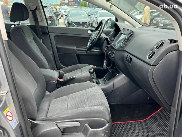 Серый Фольксваген Гольф Плюс, объемом двигателя 1.6 л и пробегом 313 тыс. км за 8290 $, фото 17 на Automoto.ua