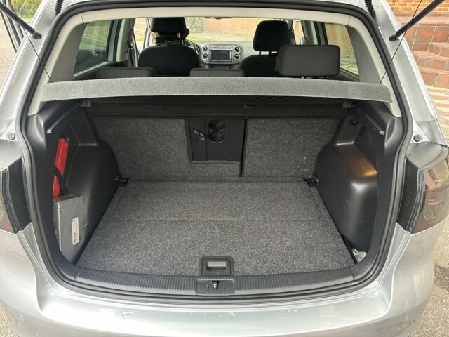 Серый Фольксваген Гольф Плюс, объемом двигателя 1.6 л и пробегом 245 тыс. км за 10200 $, фото 8 на Automoto.ua