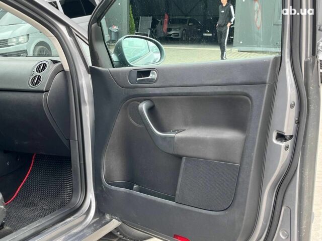 Серый Фольксваген Гольф Плюс, объемом двигателя 1.6 л и пробегом 313 тыс. км за 8290 $, фото 12 на Automoto.ua