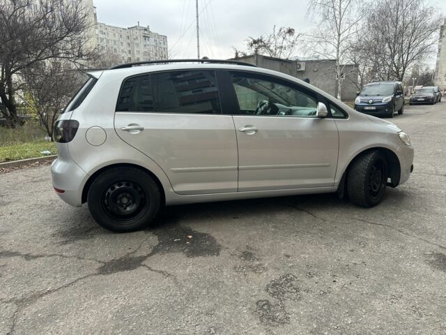 Серый Фольксваген Гольф Плюс, объемом двигателя 1.6 л и пробегом 245 тыс. км за 10200 $, фото 6 на Automoto.ua