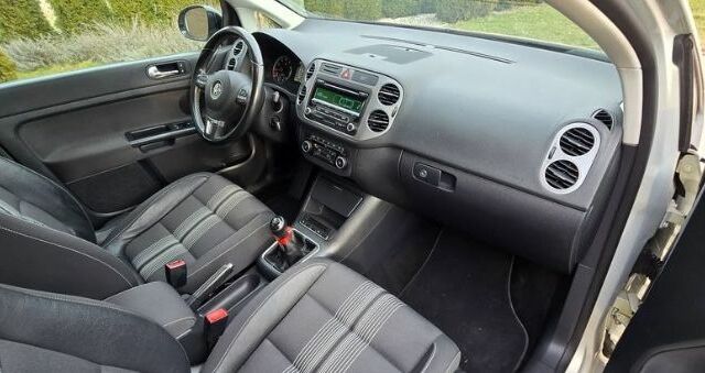 Сірий Фольксваген Golf Plus, об'ємом двигуна 1.39 л та пробігом 164 тис. км за 5140 $, фото 8 на Automoto.ua